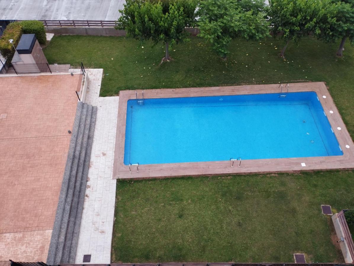 Atico Con Hidromasaje, Terraza Y Piscina En Ebrehogar *